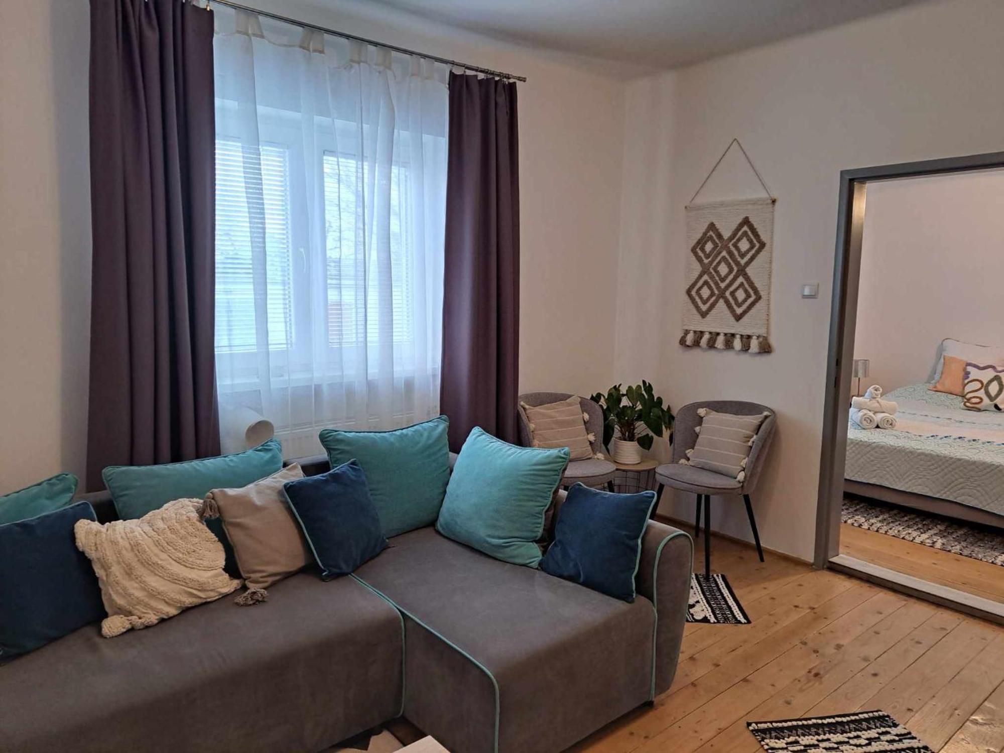 Appartement Cozy Town Center Retreat à Komárno Extérieur photo