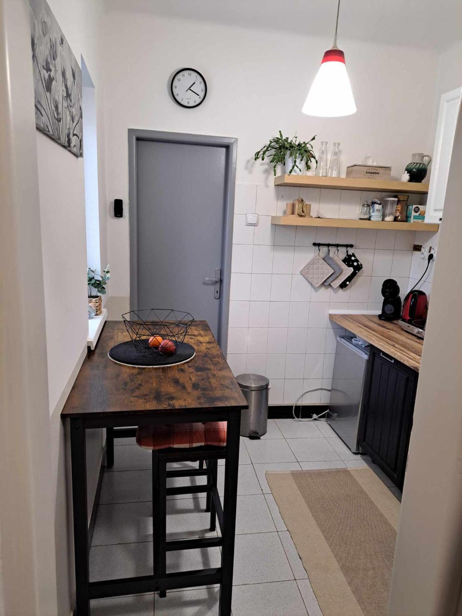 Appartement Cozy Town Center Retreat à Komárno Extérieur photo